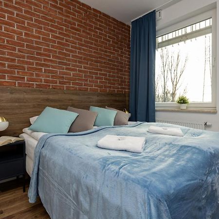 Stacja Wola Apartments With Parking By Noclegi Renters Warsawa Bagian luar foto