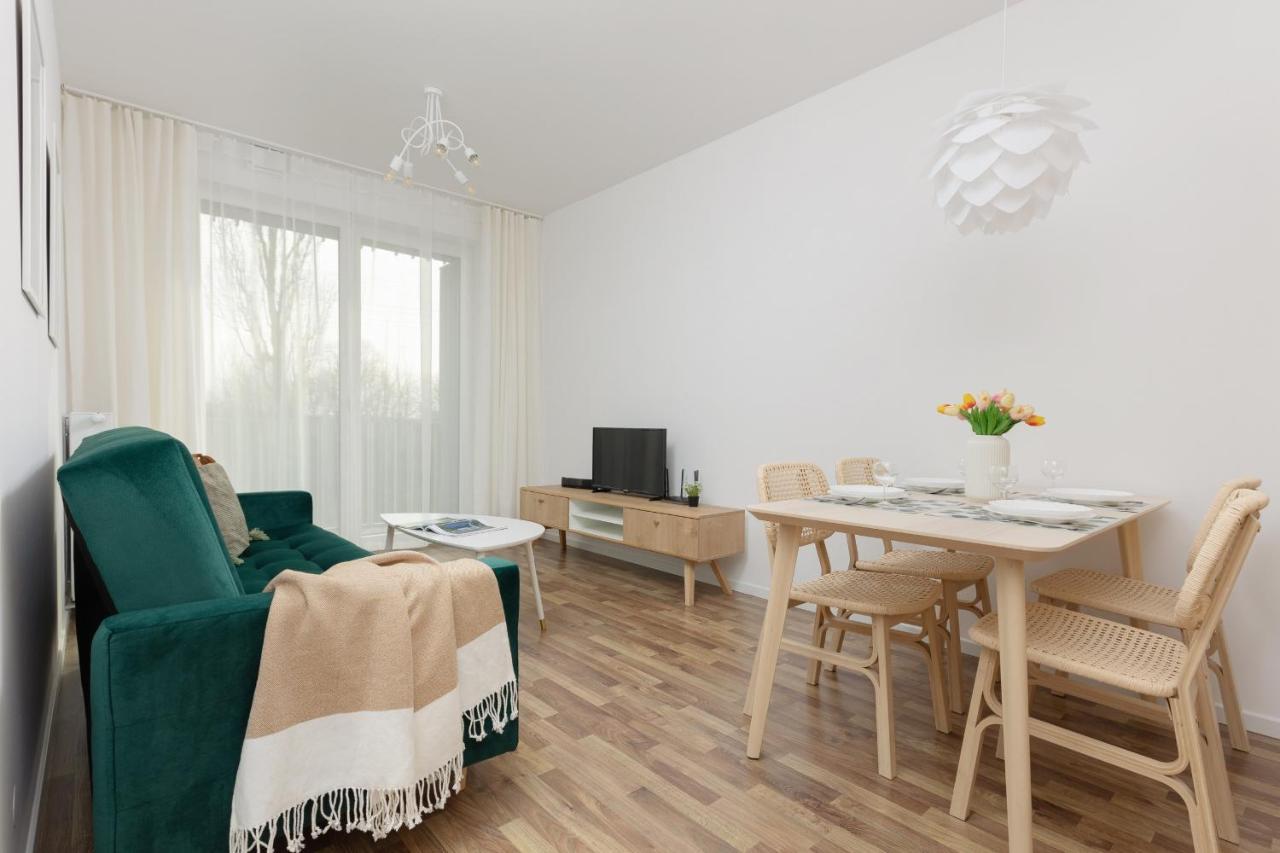 Stacja Wola Apartments With Parking By Noclegi Renters Warsawa Bagian luar foto