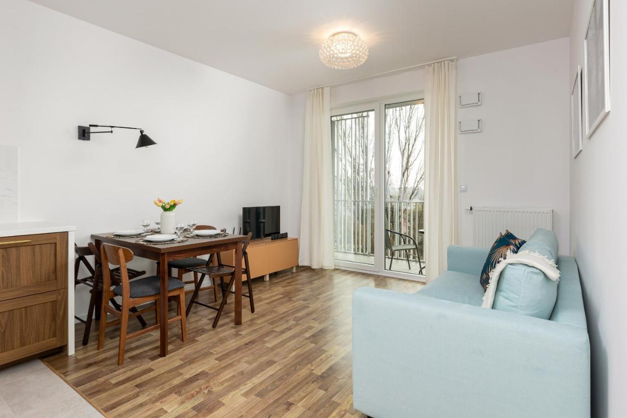 Stacja Wola Apartments With Parking By Noclegi Renters Warsawa Bagian luar foto